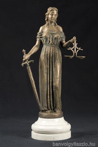 Justitia bronz kisplasztika
