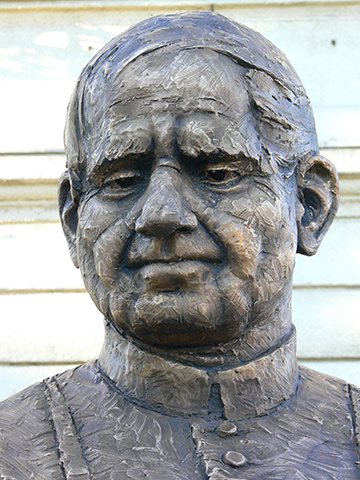 Jedlik Ányos memorial, bronze limestone Szeged