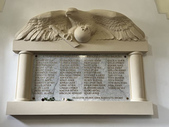 World War I monument restoration limestone Szeged, Town Hall